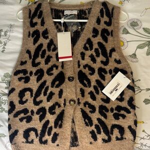 Women's Leopard Print Knit Vest NWT
